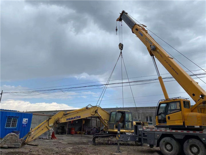 玛沁县25吨吊车的工作半径是多少？