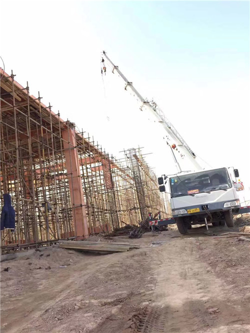 玛沁县吊车作业的安全注意事项有哪些？